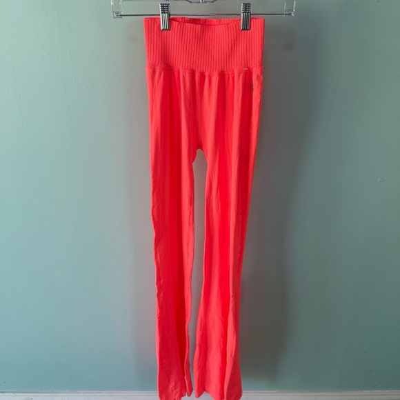 free people movement womens Good Karma Flare Leggings coral size xs/s - Picture 4 of 10